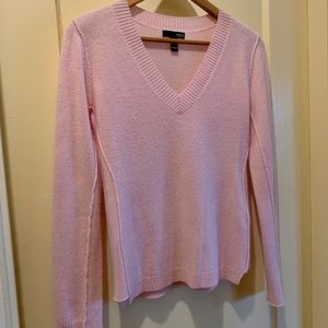 Cashmere sweater in baby pink